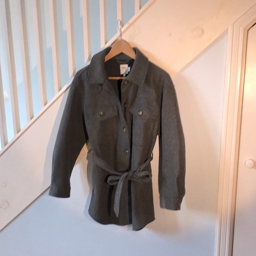 Grey belted shacket. ONLY brand, warm and cozy, four pockets.